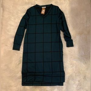 NWT REBORN J  Women’s Plaid Green Dress. Large.Bilateral side pockets.